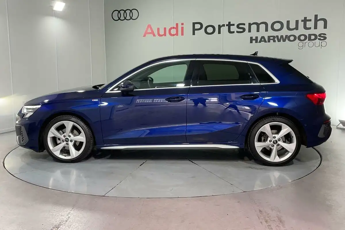 2023-audi-a3-20-35-tdi-s-line-sportback-5d-big-9