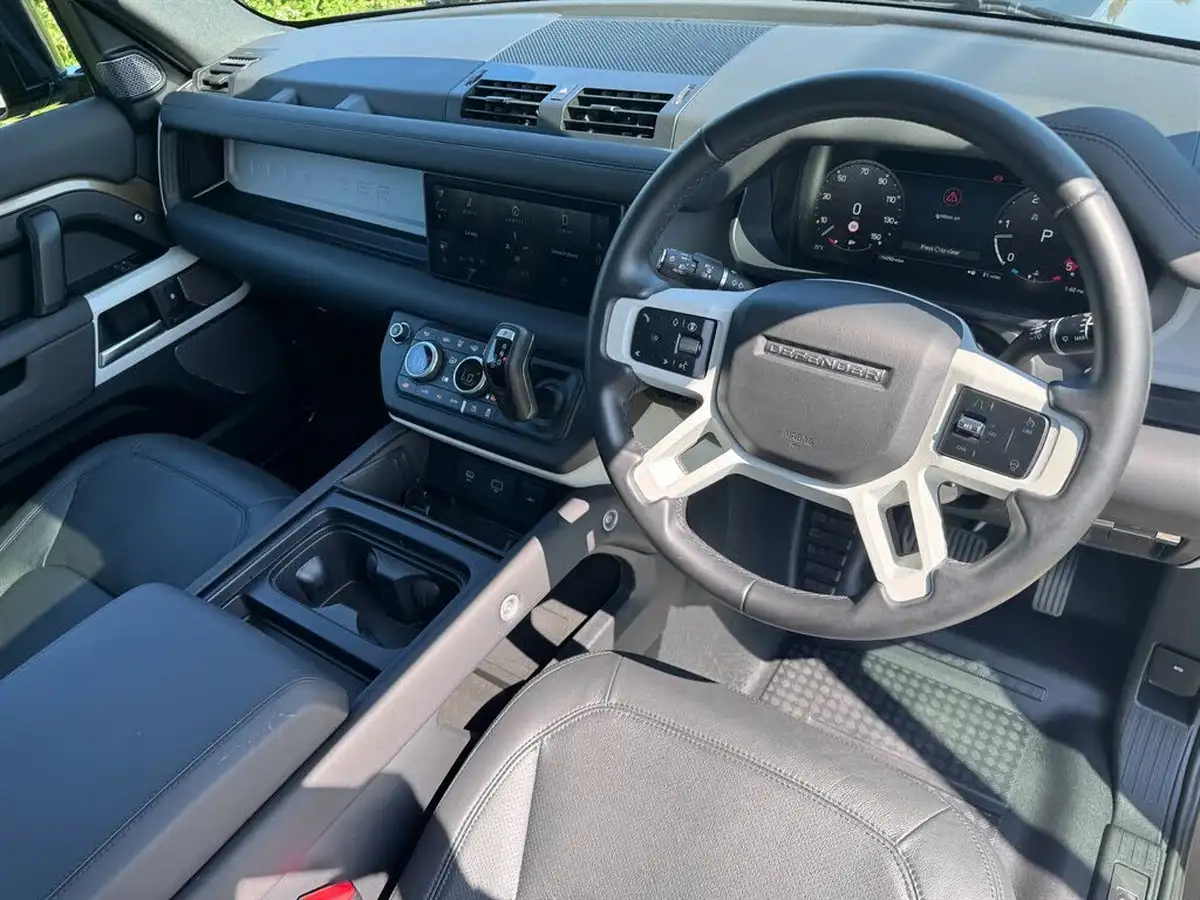 2023-land-rover-110-defender-30-d250-xs-edition-big-5