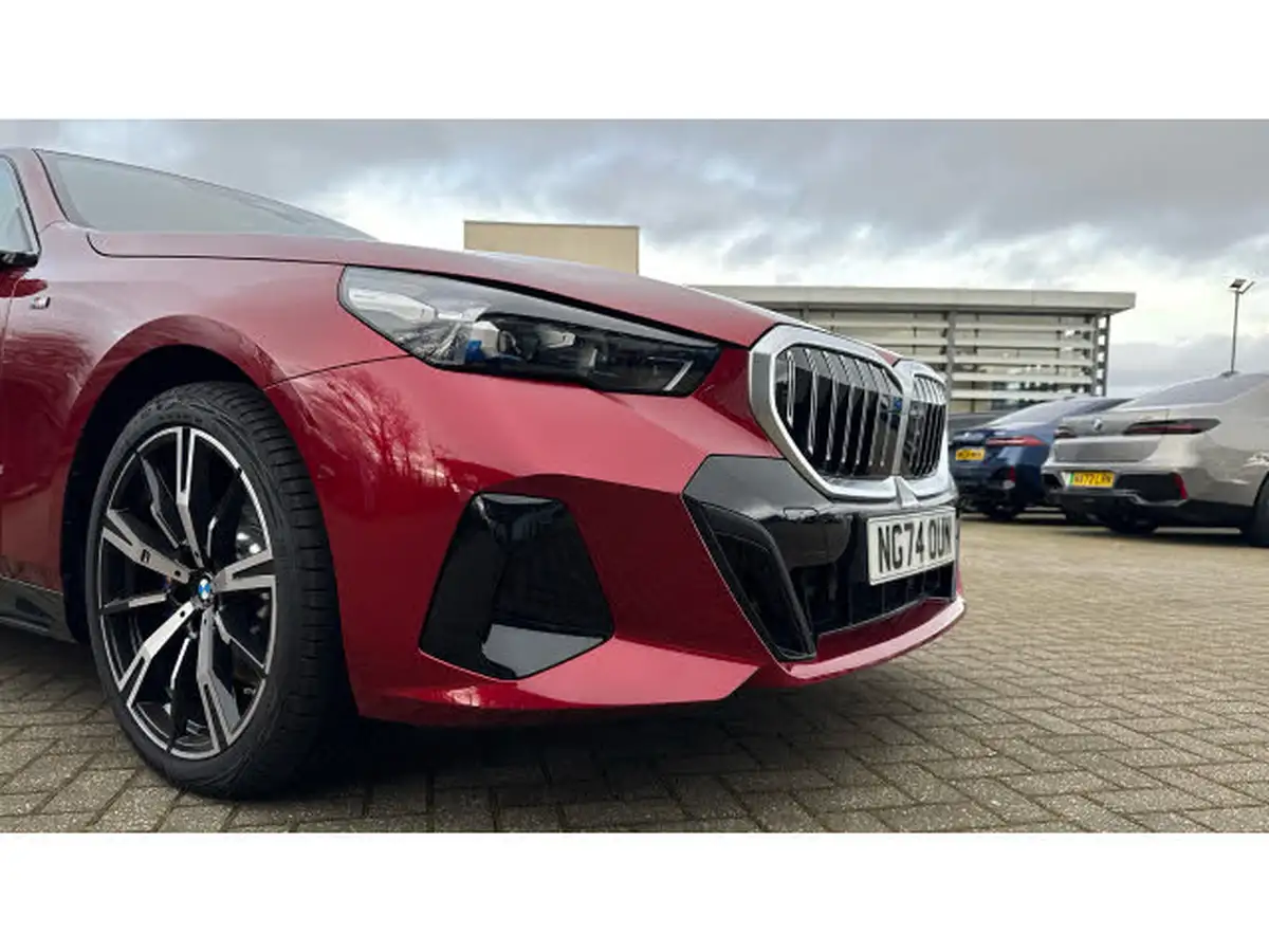 2025-bmw-5-series-20-520i-m-sport-mht-saloon-4d-big-34