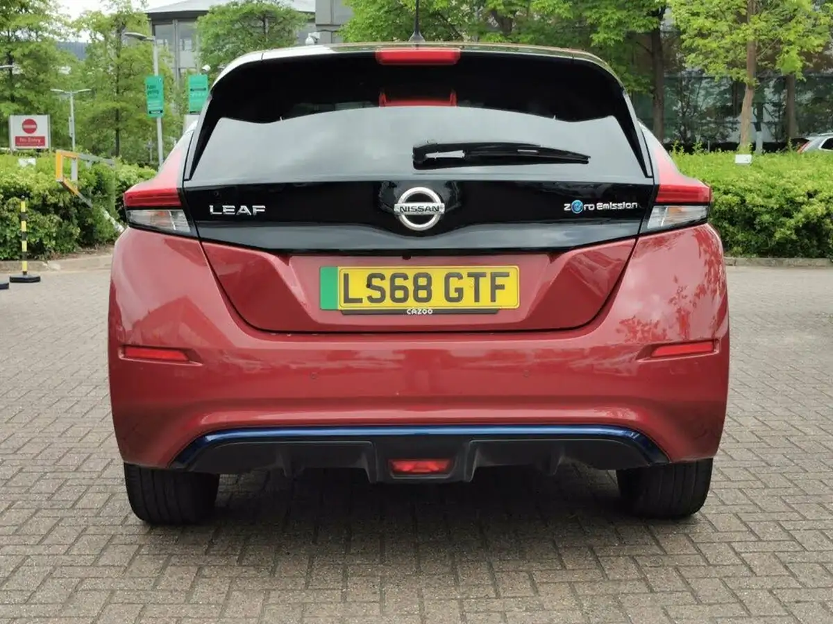 2018-nissan-leaf-e-tekna-110kw-big-4