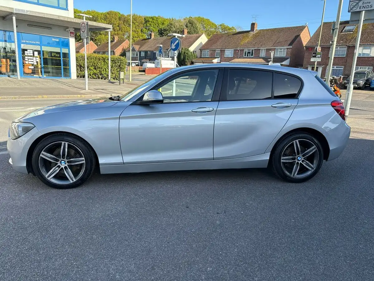 2011-bmw-1-series-20td-120d-sport-hatchback-5d-big-7