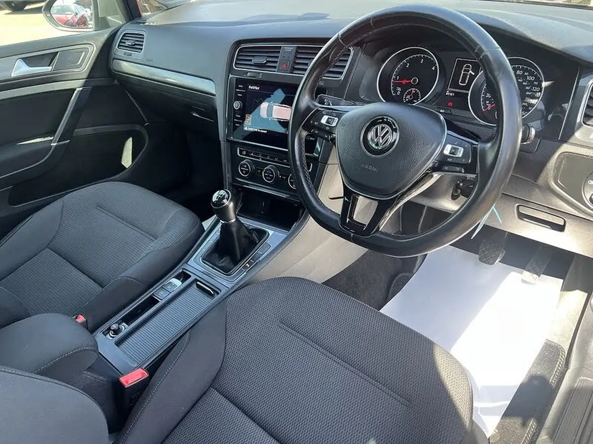 2019-volkswagen-golf-16tdi-match-edition-estate-big-10