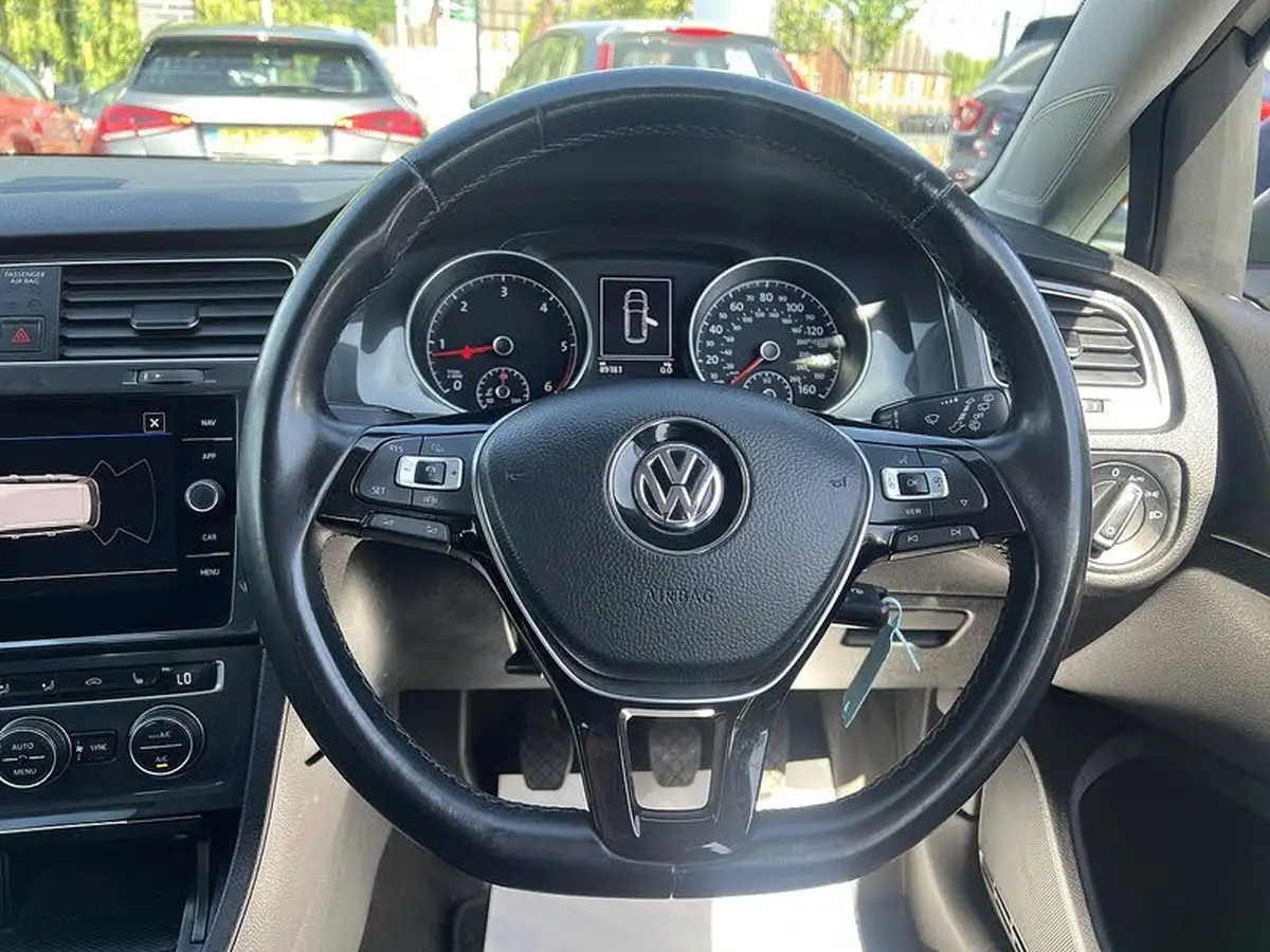 2019-volkswagen-golf-16tdi-match-edition-estate-big-34