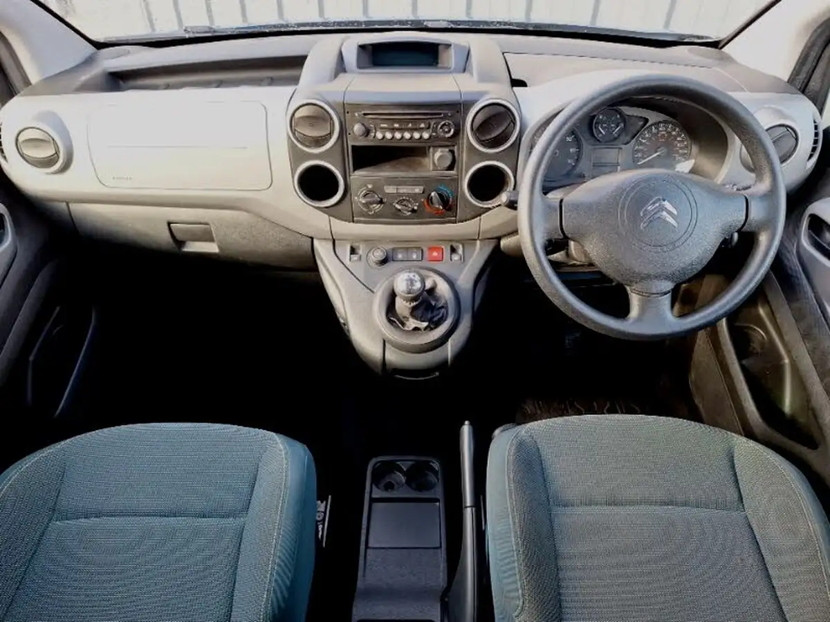 2022-honda-jazz-15-i-mmd-ex-109ps-big-2