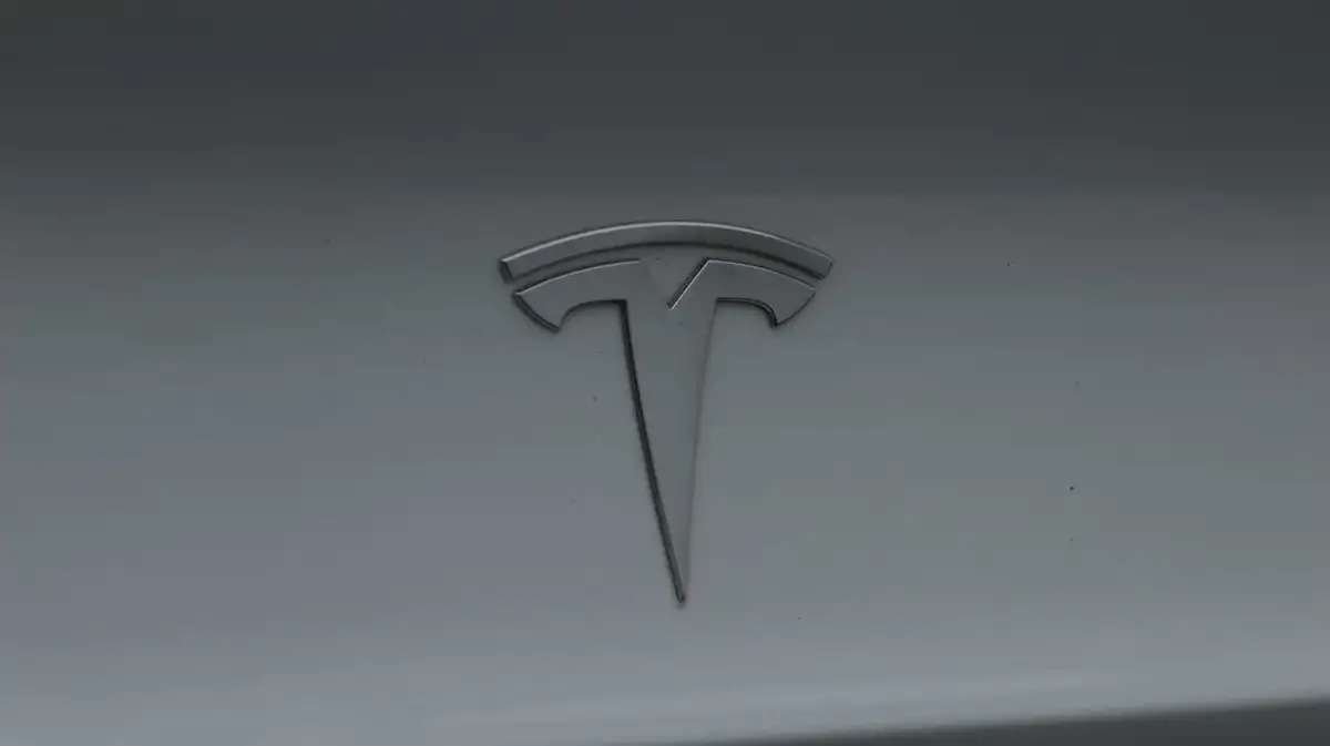 2021-tesla-model-3-e-long-range-4x4-big-21