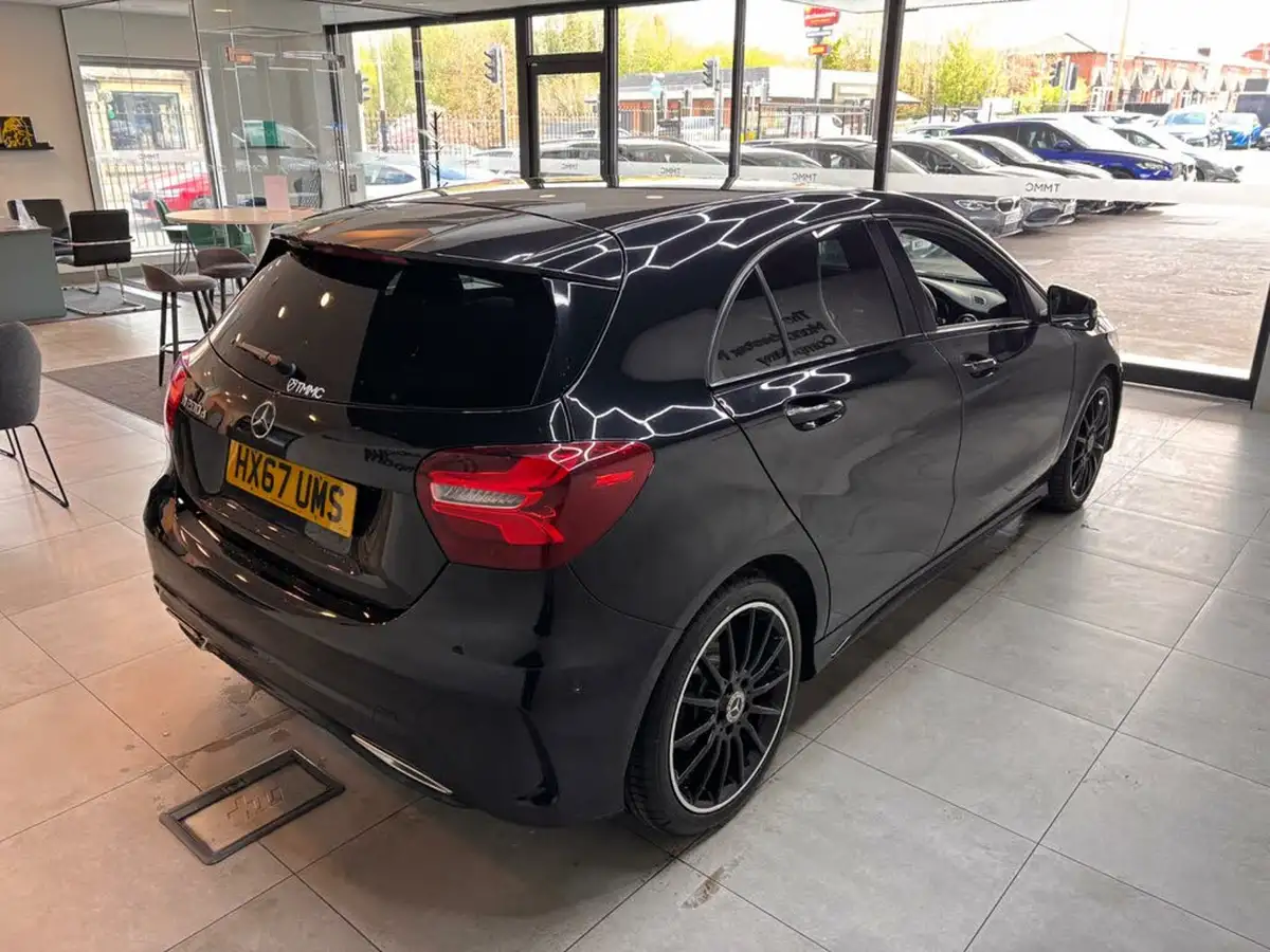 2017-mercedes-benz-a-class-21d-a200d-amg-line-premiumss-7g-dct-big-10