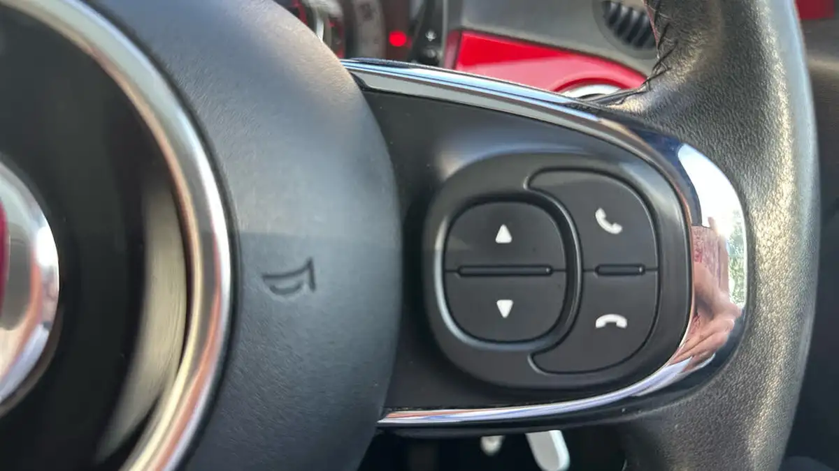 2019-fiat-500-12-lounge-ss-big-23