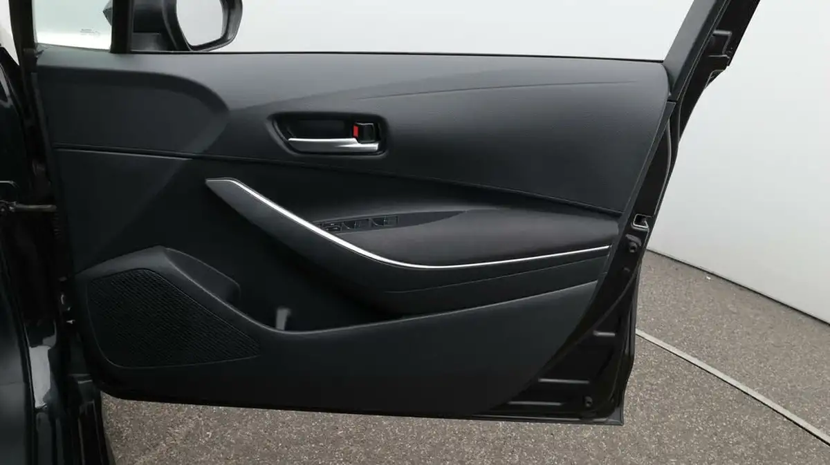 2022-toyota-corolla-18-vvt-i-icon-120bhp-trk-hatchback-5d-big-14