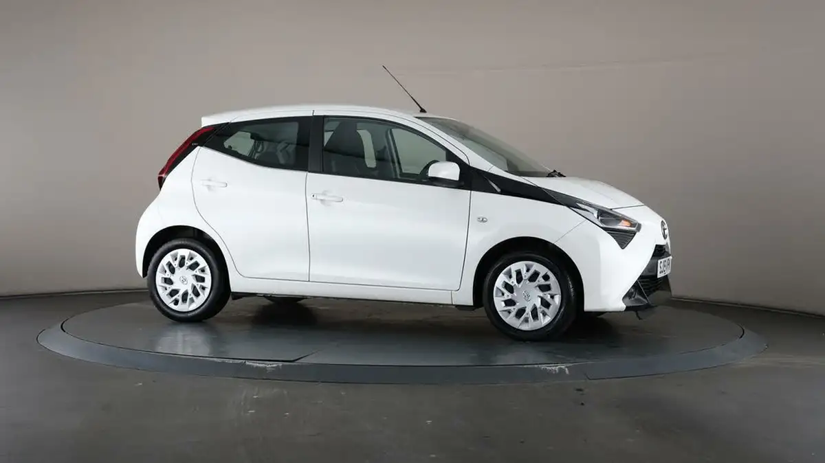2019-toyota-aygo-10-vvt-i-x-play-big-48