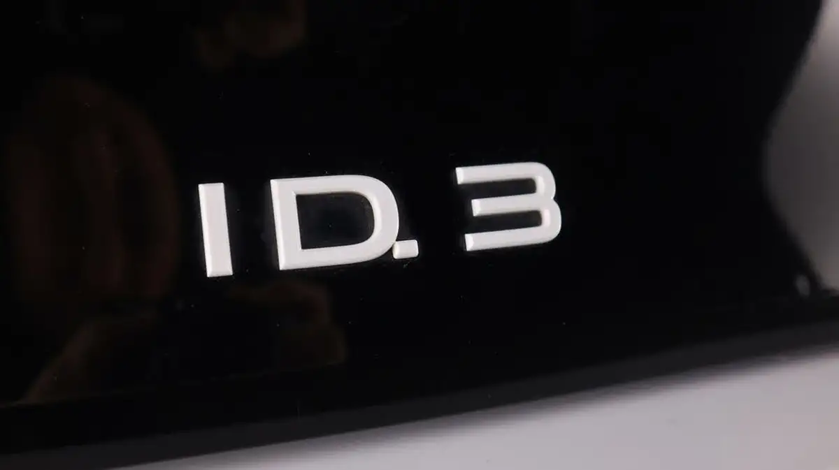 2020-volkswagen-id3-e-business-big-20