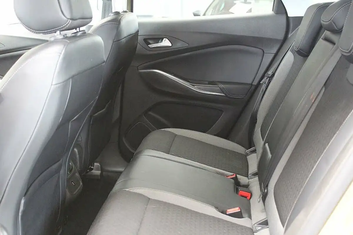 2018-vauxhall-grandland-x-12-sport-nav-130ps-big-25