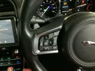 2019-jaguar-xe-small-10