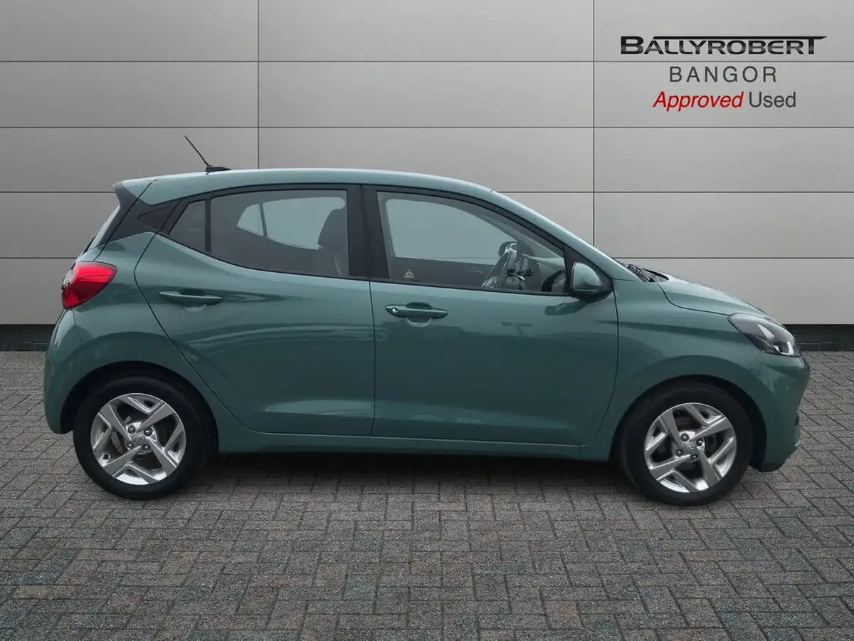 2022-hyundai-i10-12-se-connect-auto-big-8