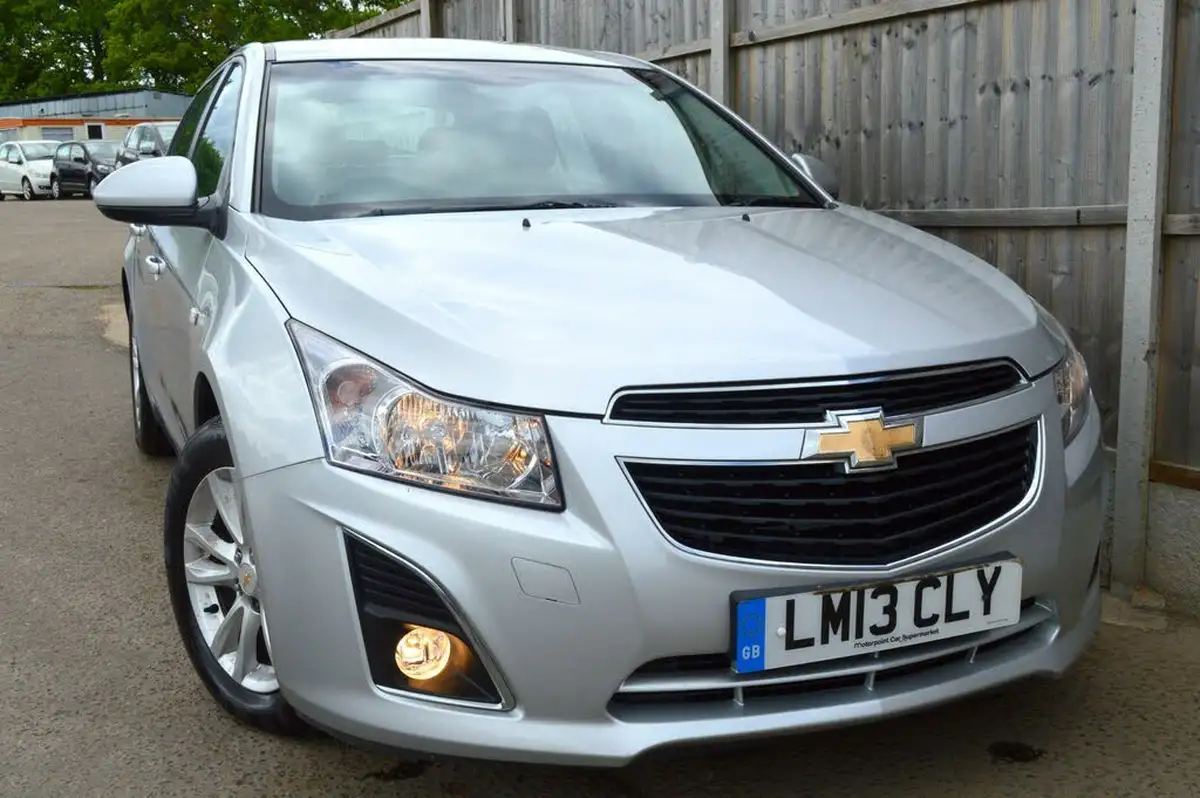 2013-chevrolet-cruze-16-lt-hatchback-auto-big-15