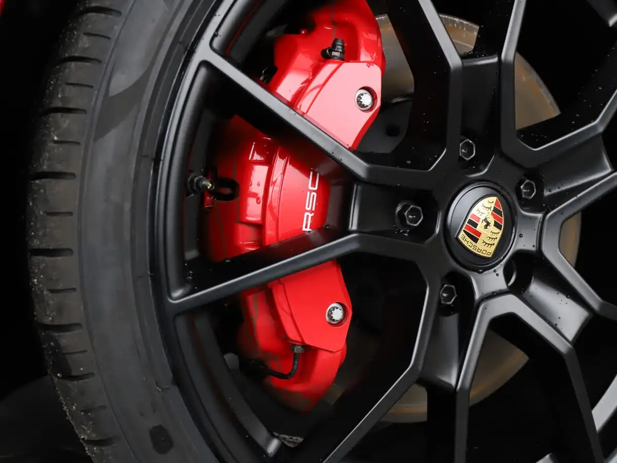 2023-porsche-taycan-e-gts-big-34