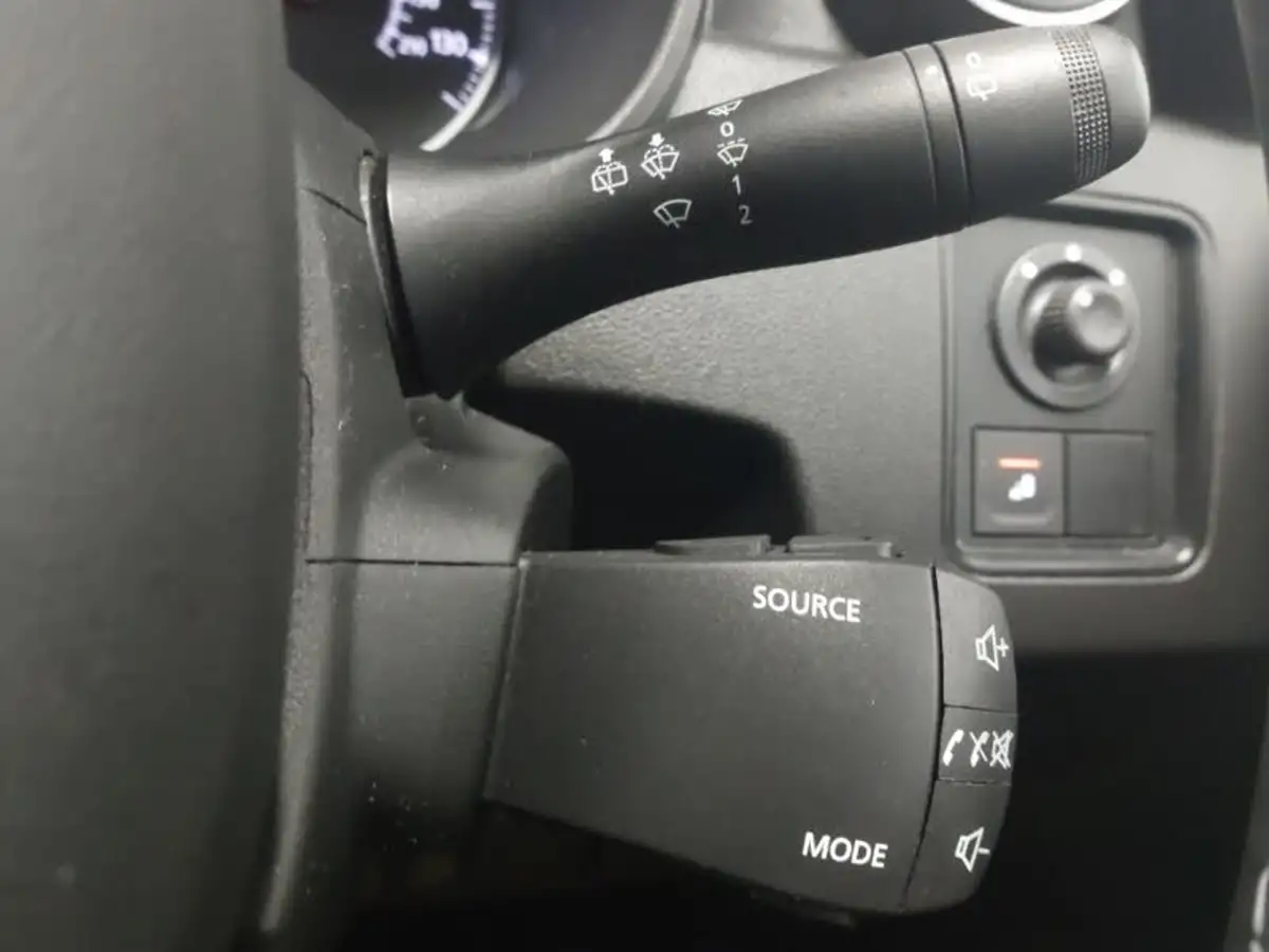 2022-dacia-duster-13-tce-prestige-150bhp-edc-big-14