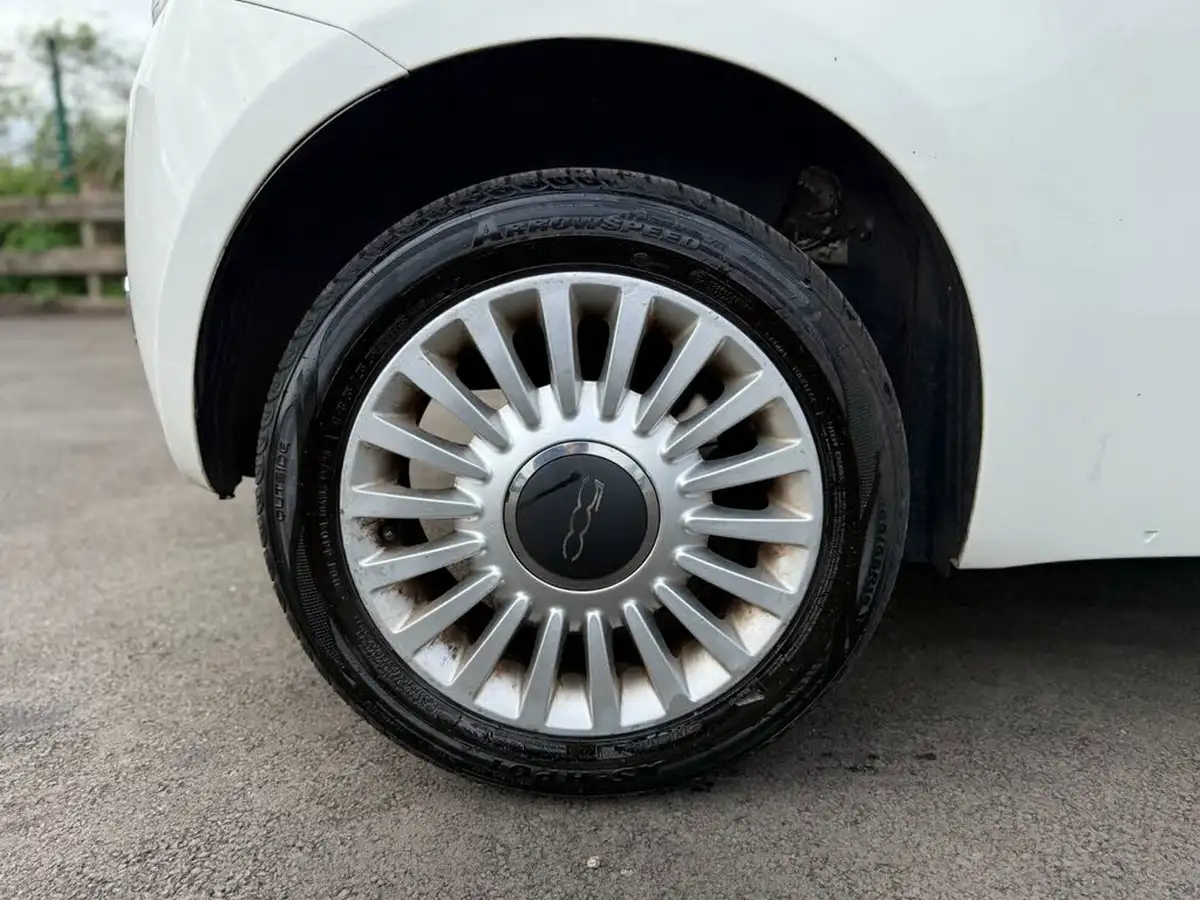 2010-fiat-500-12-lounge-69bhp-big-36