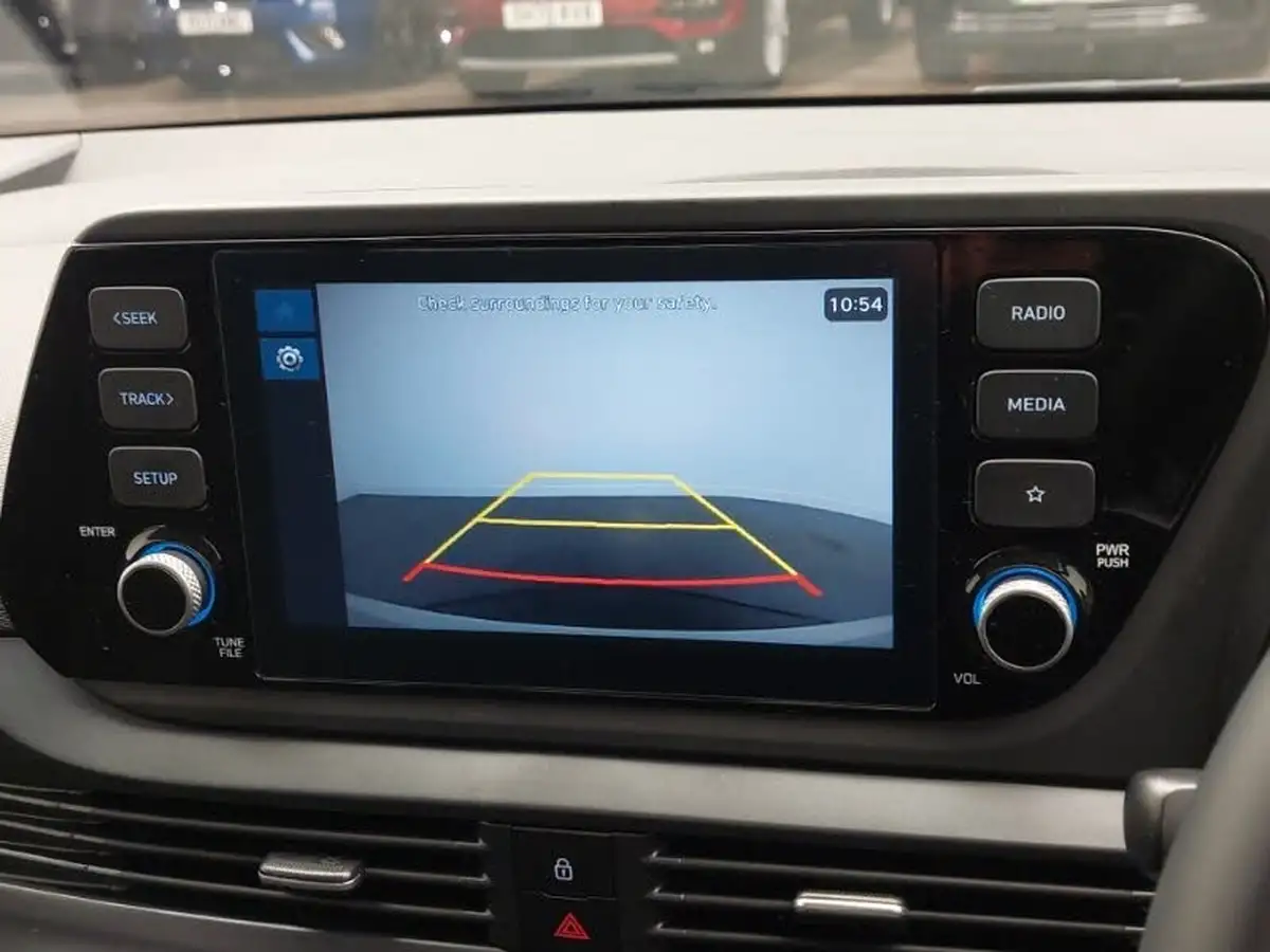 2024-hyundai-i20-10-t-gdi-advance-big-13