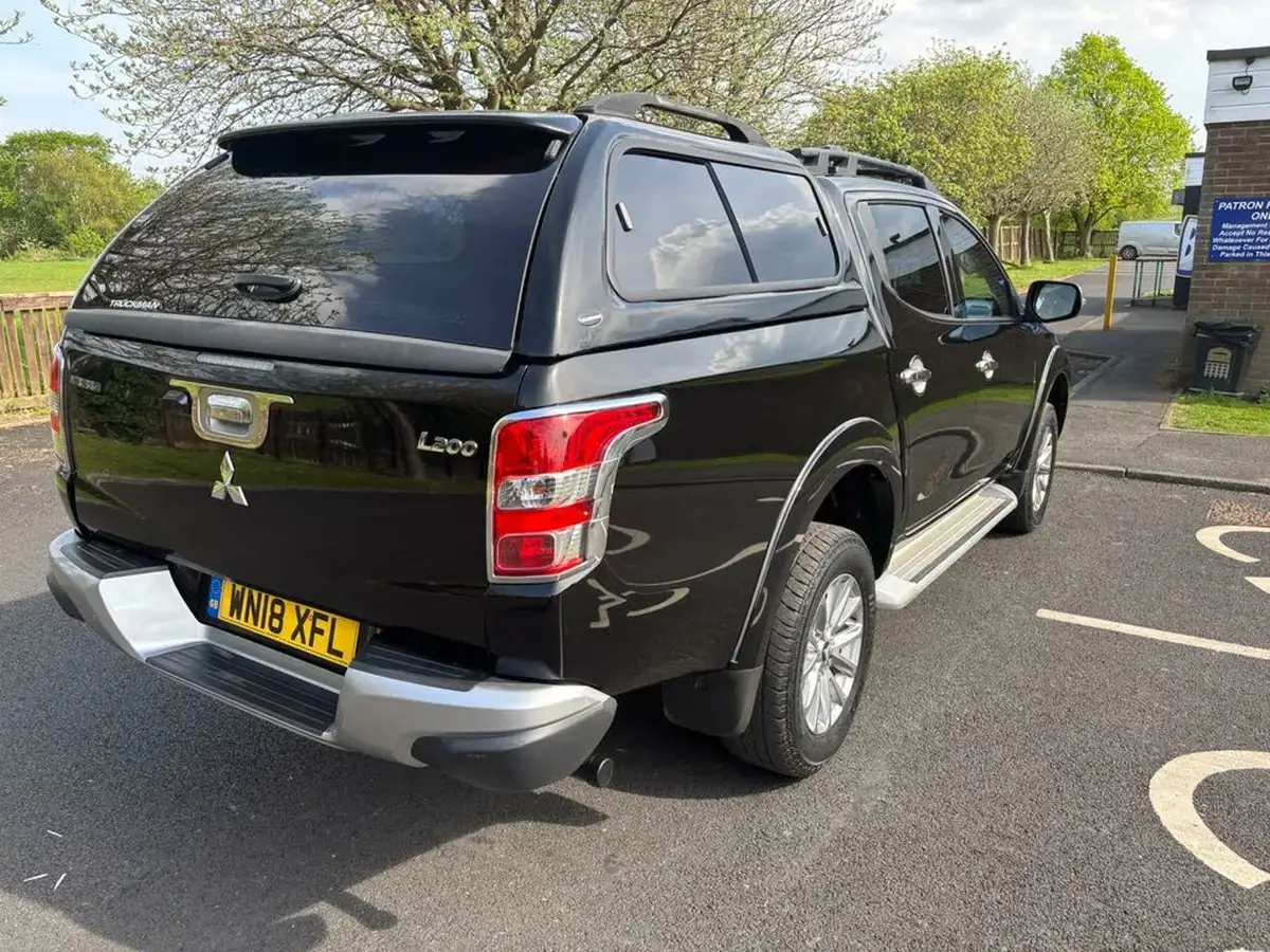 2018-mitsubishi-l200-24di-d-barbarian-sda-big-6
