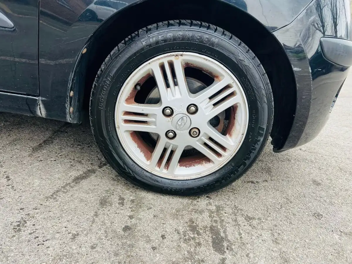 2010-hyundai-i10-12-comfort-76bhp-big-22