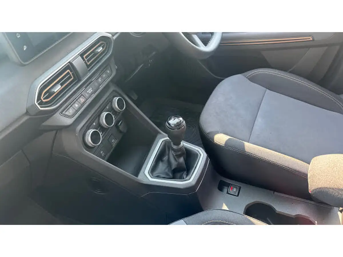 2024-dacia-sandero-stepway-10-tce-extreme-110bhp-big-12
