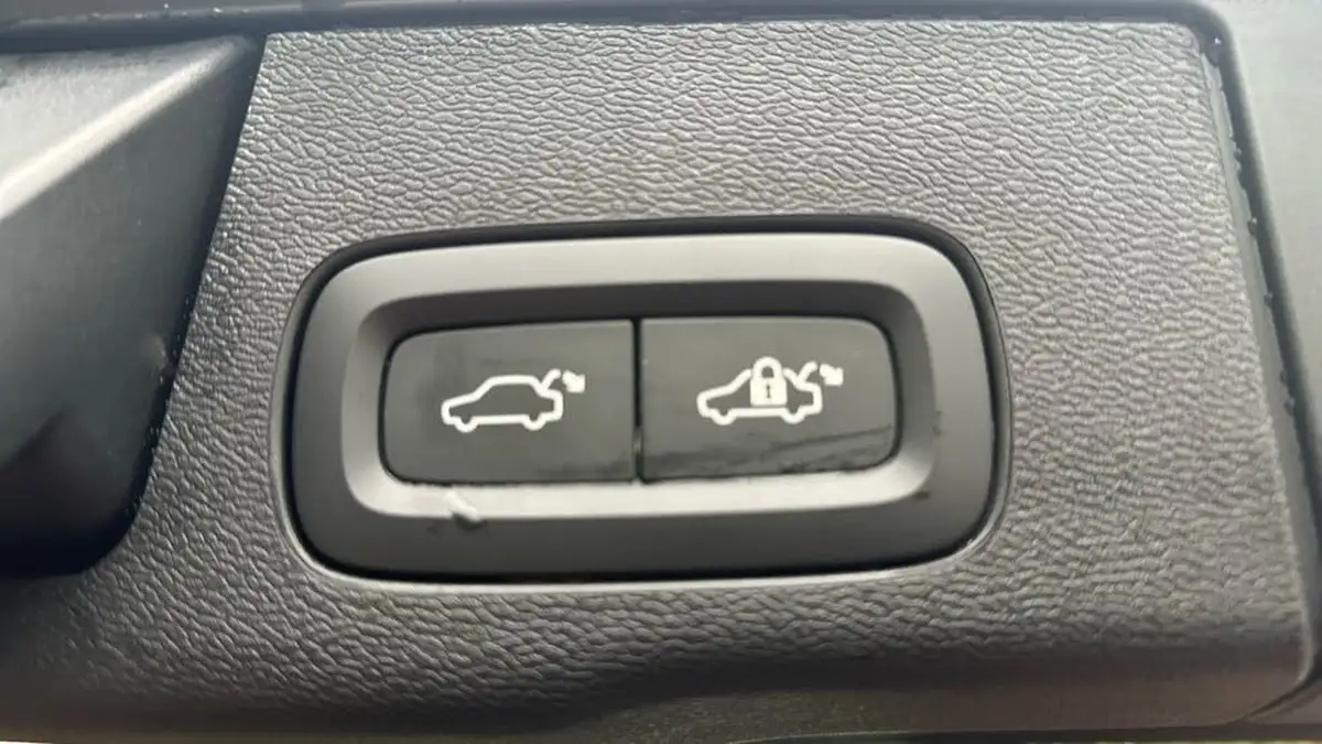 2022-volvo-xc60-20-b5-inscription-pro-awd-big-14