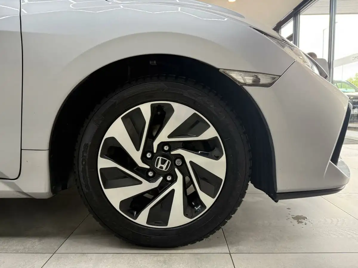 2018-honda-civic-10-vtec-turbo-se-126ps-hatchback-5d-big-26