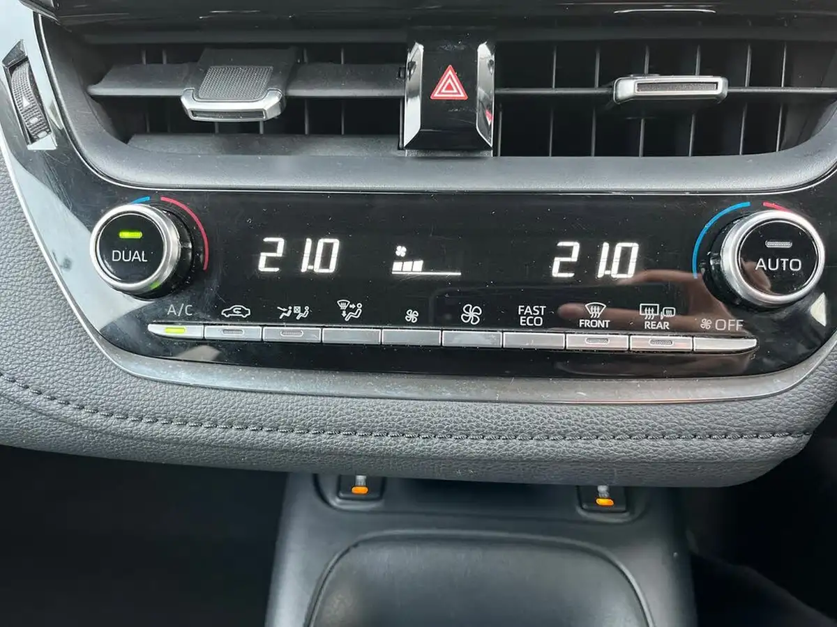 2020-toyota-corolla-18-vvt-i-design-saloon-4d-big-20