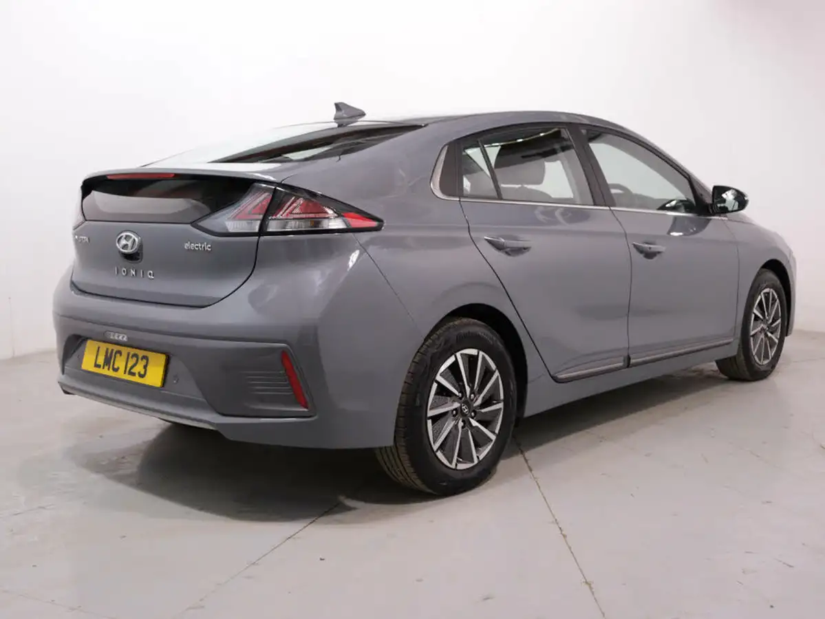 2022-hyundai-ioniq-e-premium-electric-big-6