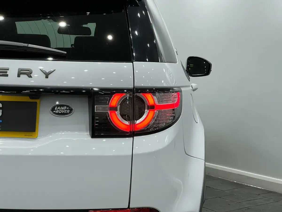 2019-land-rover-discovery-sport-20td4-landmark-big-18
