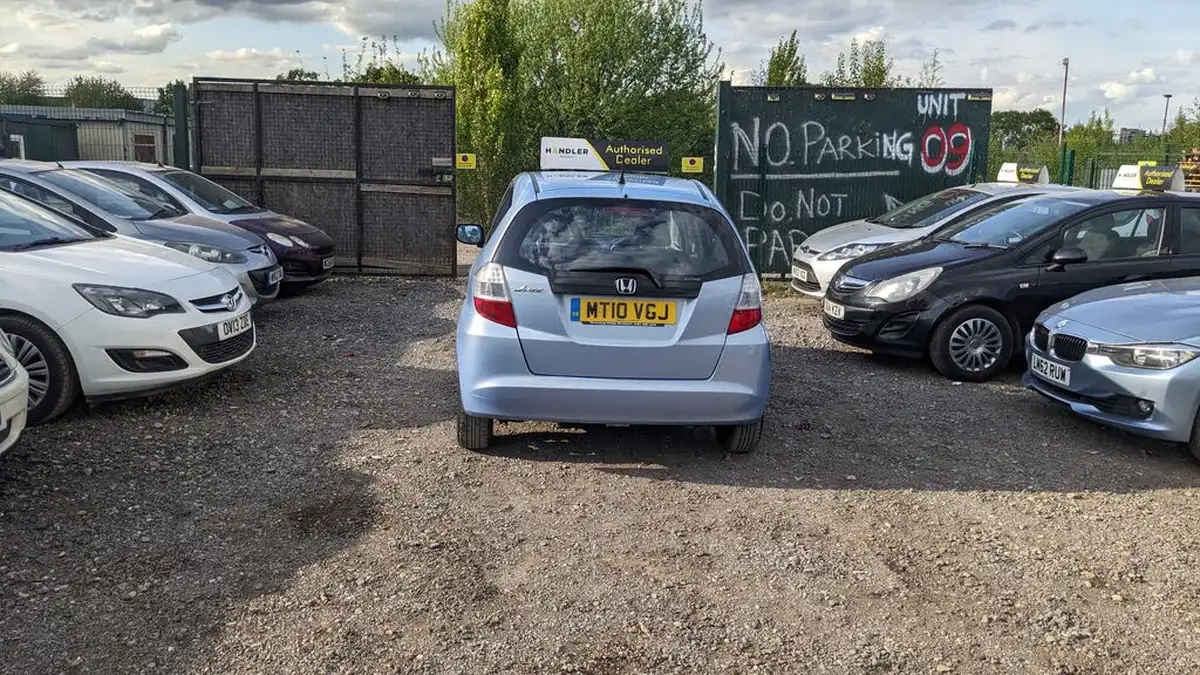 2010-honda-jazz-12-s-big-31