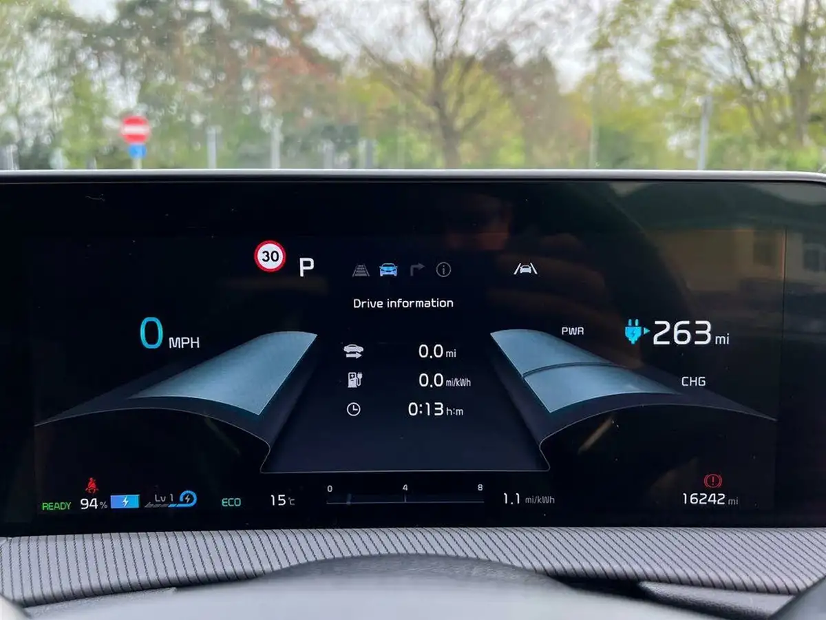 2022-kia-ev6-e-gt-line-320bhp-awd-heat-pump-big-15