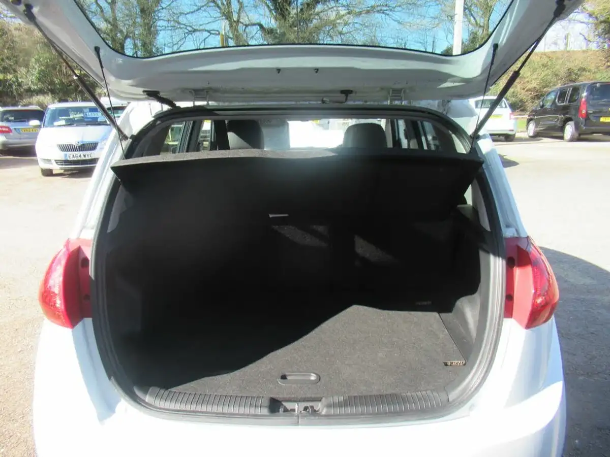 2019-kia-venga-16-4-auto-big-11