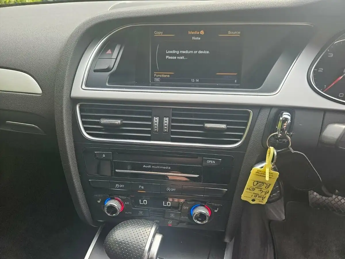 2015-audi-a4-avant-20-tdi-s-line-nav-190ps-multitronic-big-29