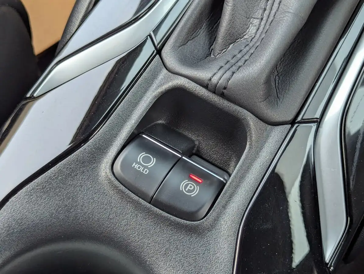 2020-toyota-corolla-18-vvt-i-excel-trk-touring-sports-big-33