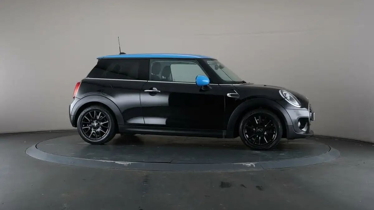 2019-mini-cooper-15-cooper-classic-hatchback-3d-big-48