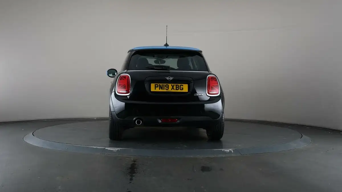 2019-mini-cooper-15-cooper-classic-hatchback-3d-big-24