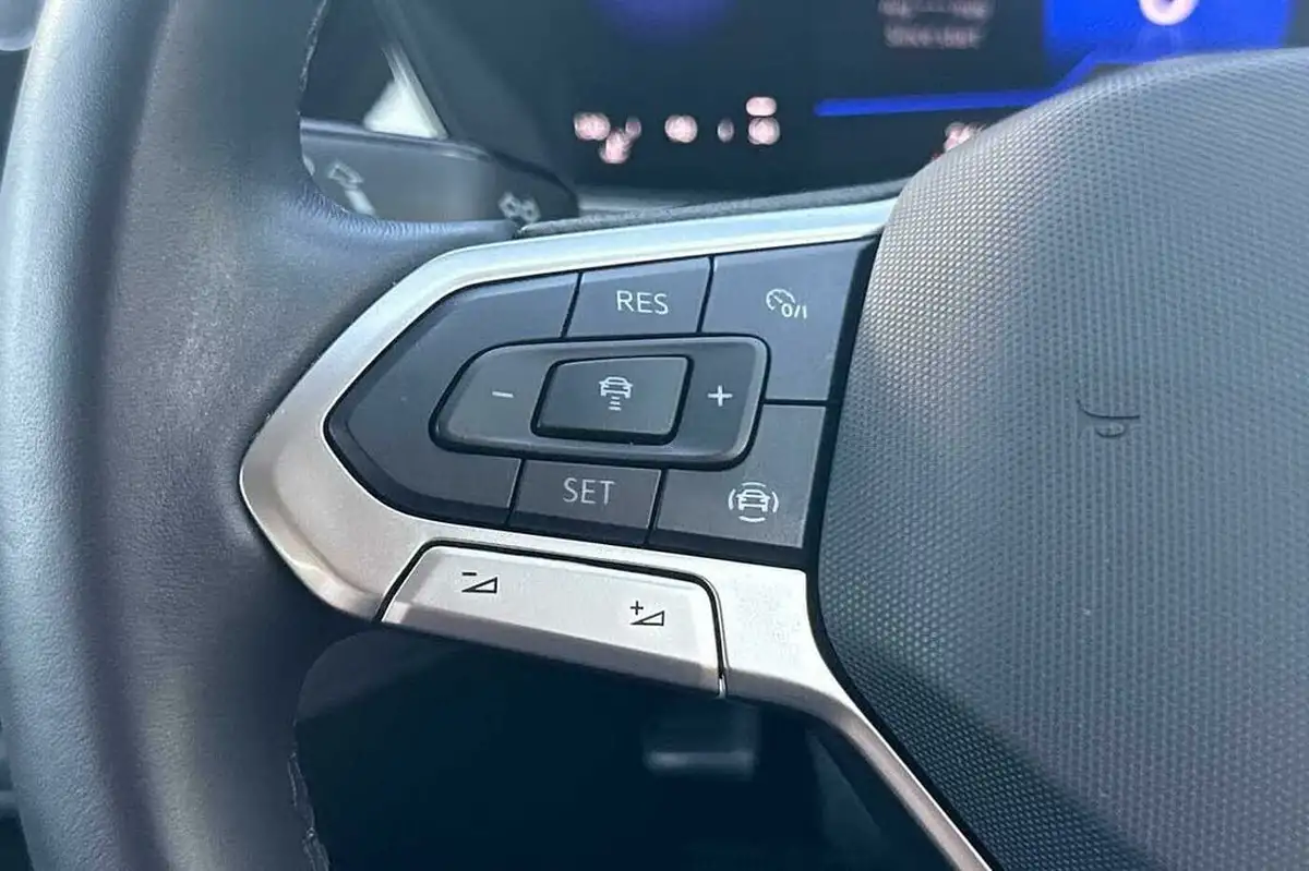 2023-volkswagen-t-cross-10-tsi-black-edition-95ps-big-13