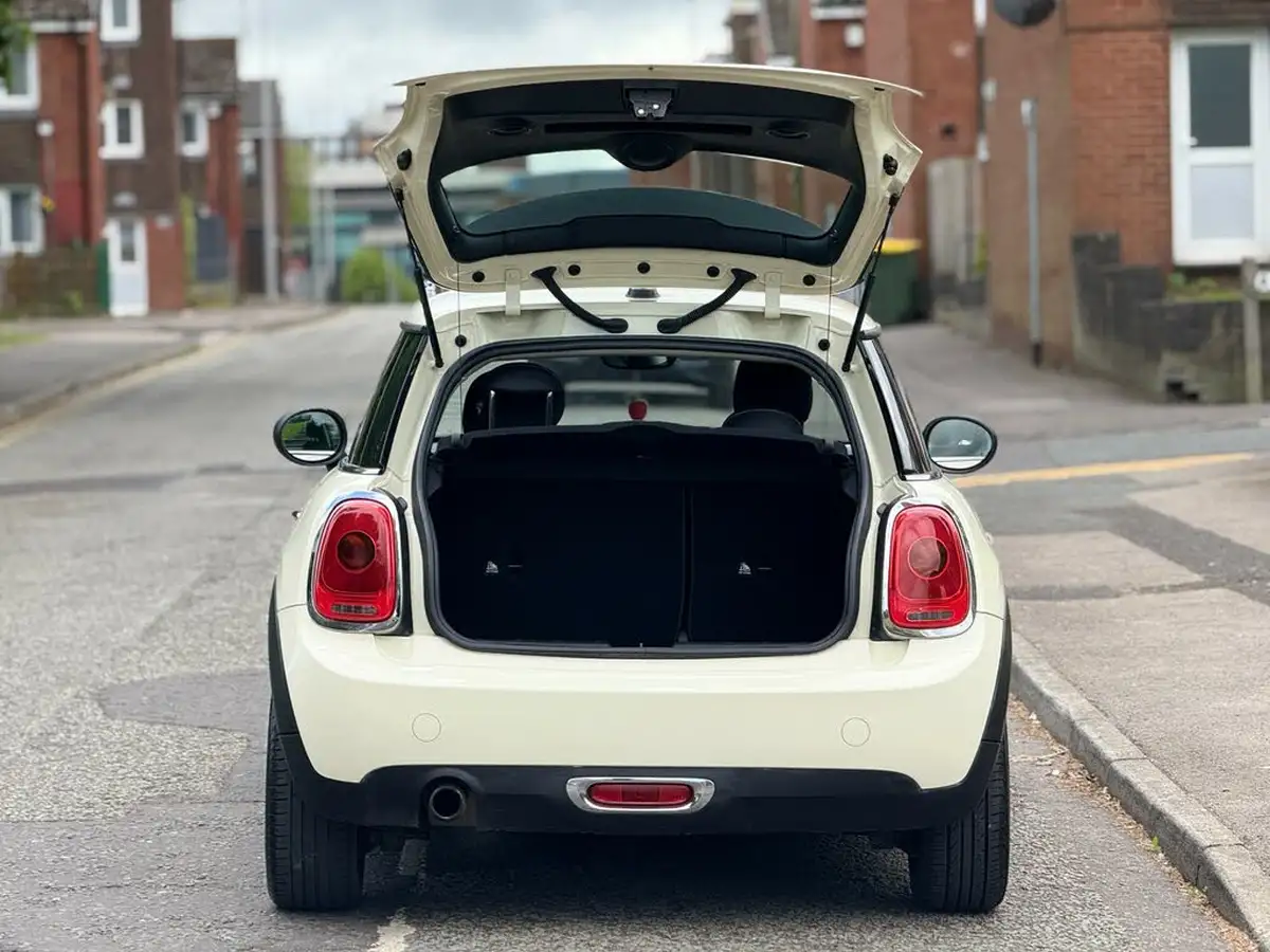 2015-mini-cooper-12-one-ss-3d-big-47