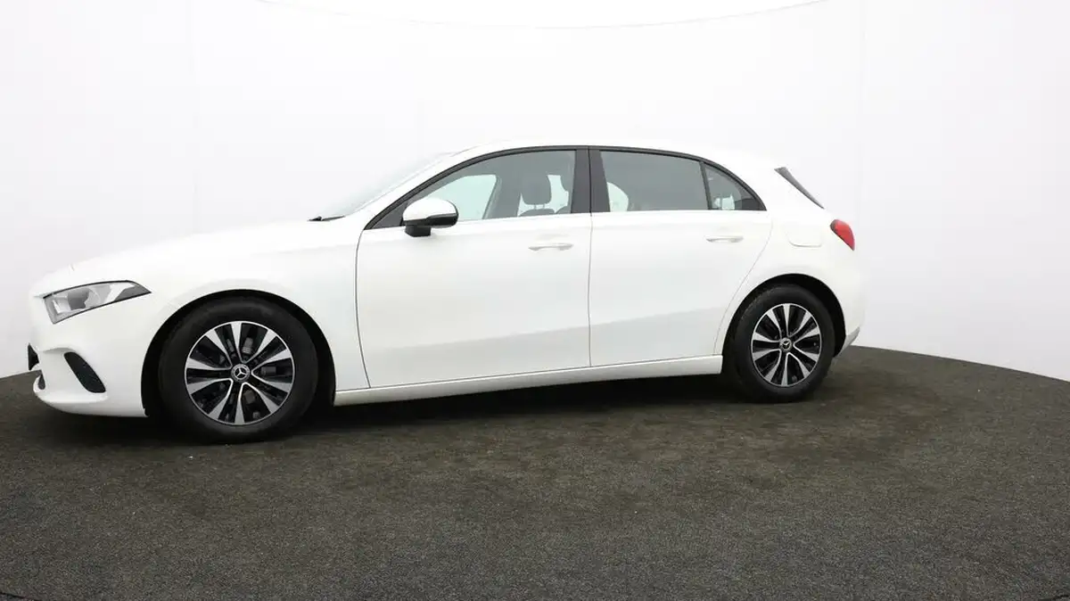 2020-mercedes-benz-a-class-15d-a180d-se-big-57