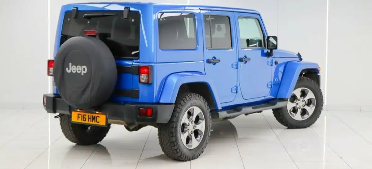 2016-jeep-wrangler-28crd-overland-5d-big-27