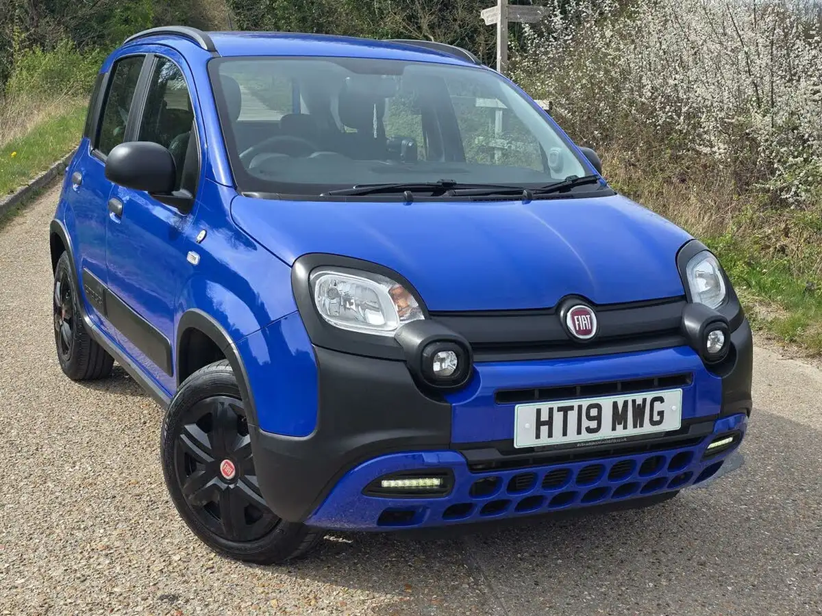 2019-fiat-panda-12-waze-ss-big-17