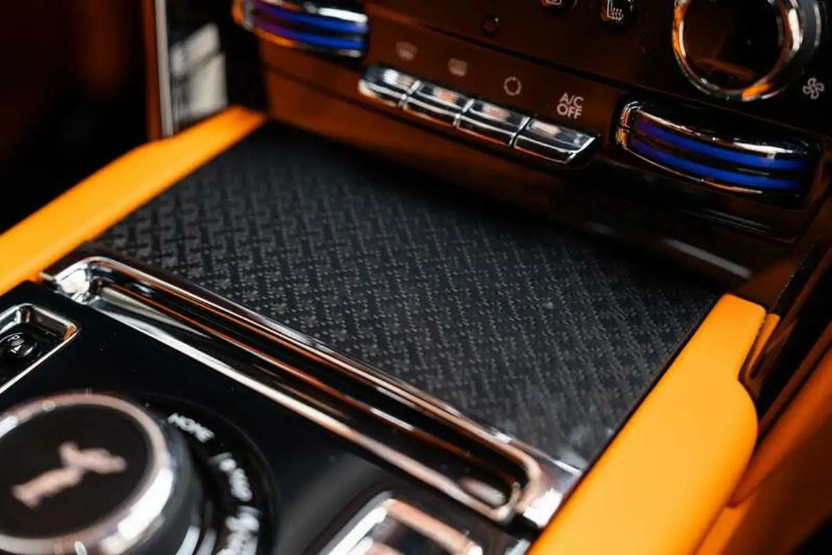 2024-rolls-royce-cullinan-675-black-badge-big-64