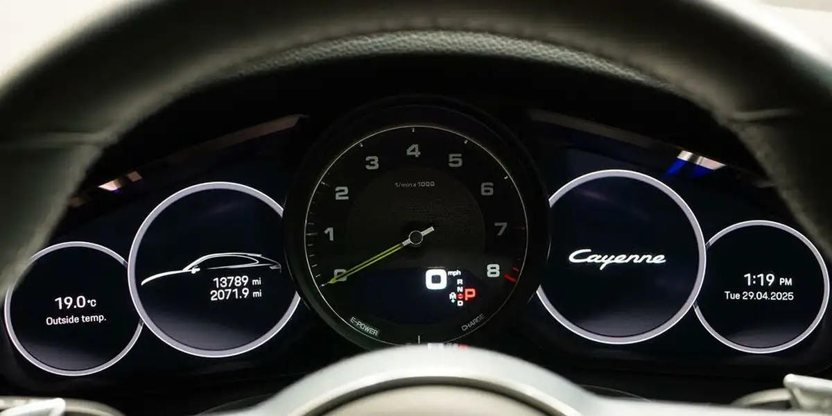 2022-porsche-cayenne-30-v6-e-hybrid-coupe-big-39