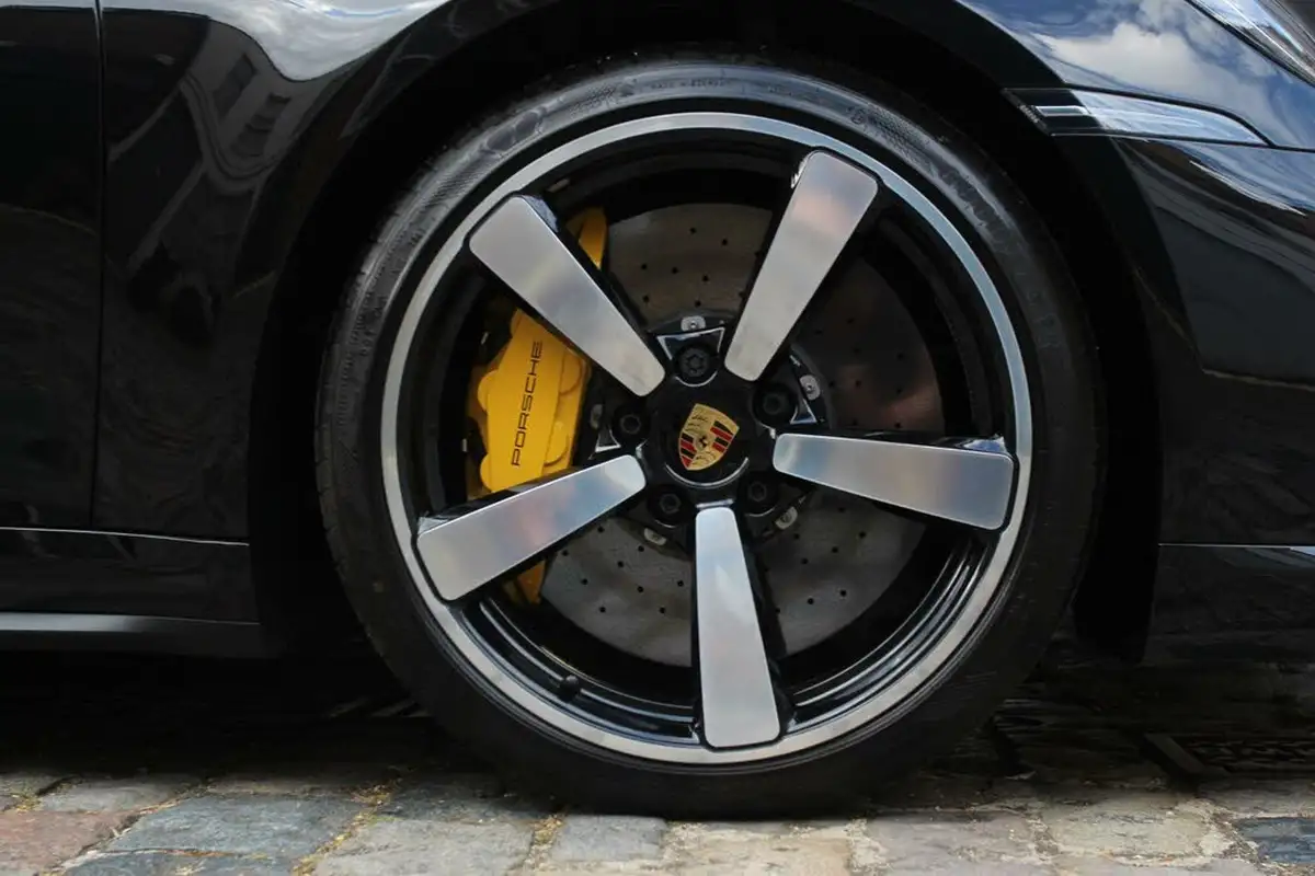 2023-porsche-911-38-turbo-s-awd-turbo-coupe-big-39