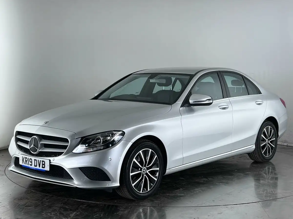 2019-mercedes-benz-c-class-15-c200-se-ss-saloon-4d-big-2