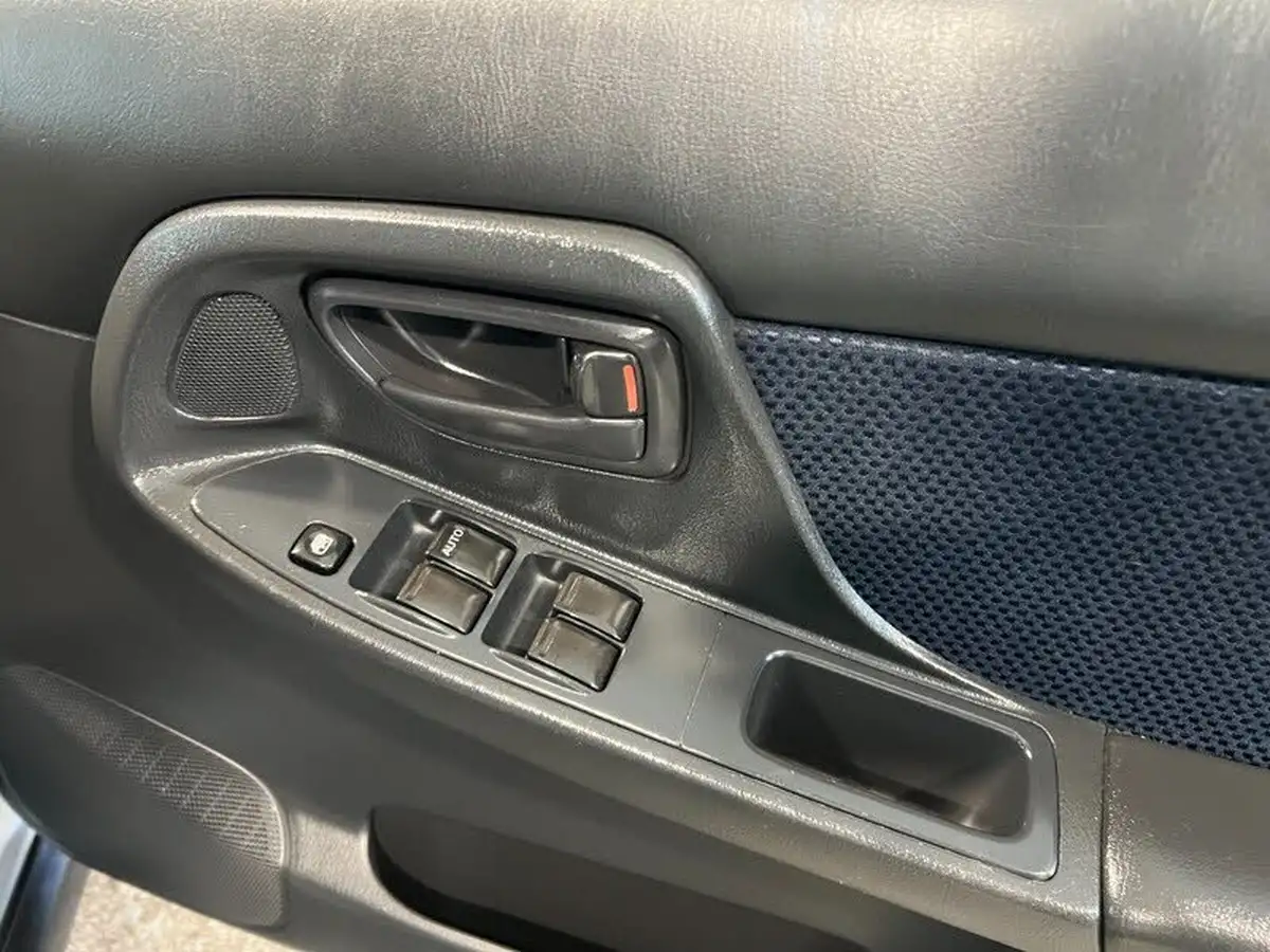 2002-subaru-impreza-20-gx-saloon-4d-auto-big-16