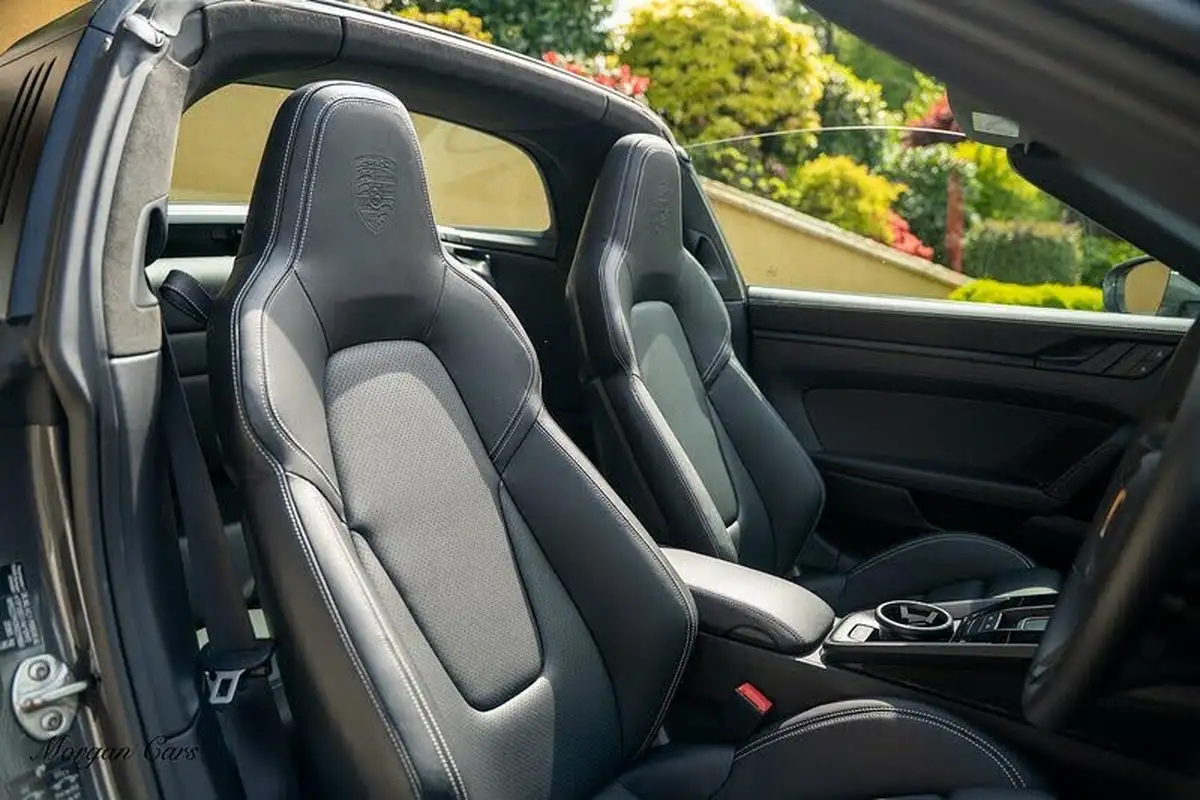 2022-porsche-911-30-targa-4-gts-pdk-big-32