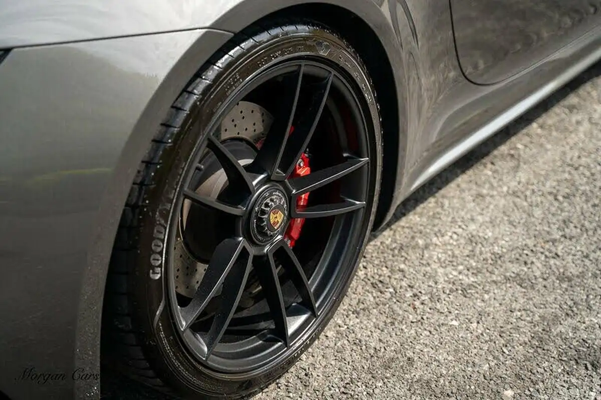 2022-porsche-911-30-targa-4-gts-pdk-big-8