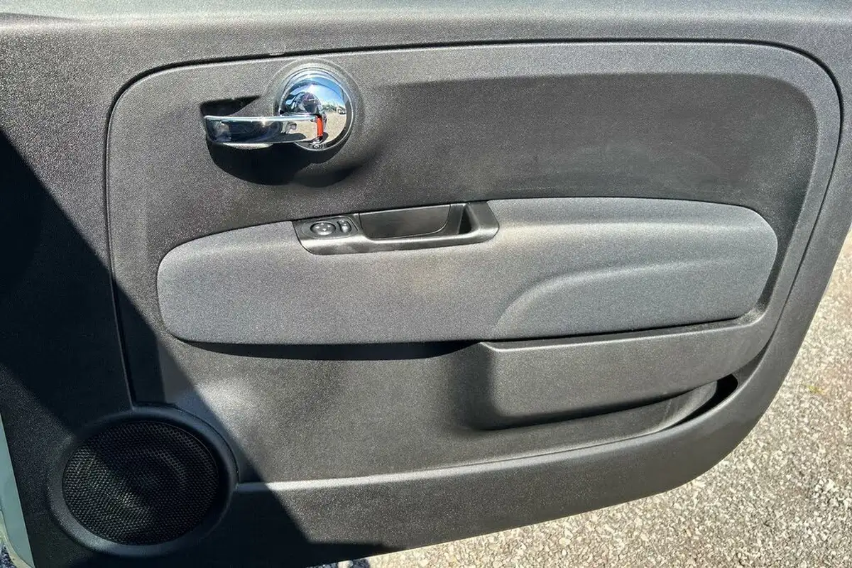 2020-fiat-500-10-lounge-big-16